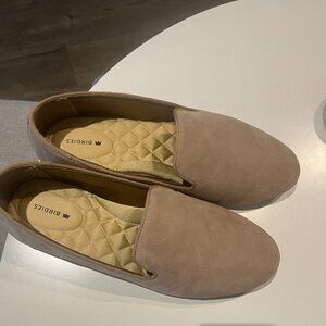 The Starling (Birdies) in Latte Suede